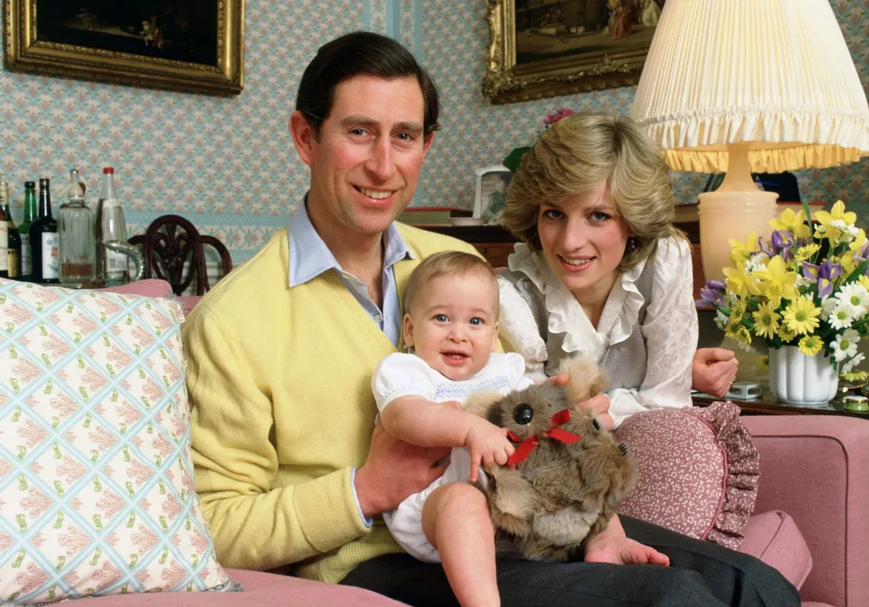 32 very rare photos of Princess Diana